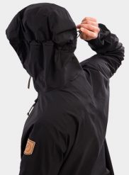 Kurtka przeciwdeszczowa męska Fjallraven Keb Eco-Shell Jacket. Czarne kurtki Fjällräven, na zimę, m, bez wzorów, z materiału, bez kaptura. Za 1,901.89 zł.
