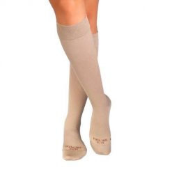 Skarpety uciskowe o długości 3/4 wykonane z beżowej bawełny merceryzowanej. Brązowe skarpety OEM, bez wzorów, z bawełny. W wyprzedaży za 85.02 zł.