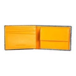 Skórzany portfel w kolorze jasnoniebieskim - (S)11 x (W)8 x (G)1 cm. Niebieskie portfele Pepe Jeans Accessories, bez wzorów, z materiału. W wyprzedaży za 109.95 zł.