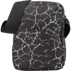 Mi-Pac - Saszetka Flight Bag - Cracked Black 1,7L. Saszetki i nerki marki Mi-Pac. W wyprzedaży za 49.90 zł.