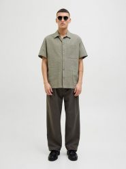 Jack & Jones Koszula - Regular fit - w kolorze khaki rozmiar: L. Brązowe koszule Jack & Jones, l, bez wzorów, z bawełny, bez kołnierzyka, bez ramiączek. Za 97.28 zł.