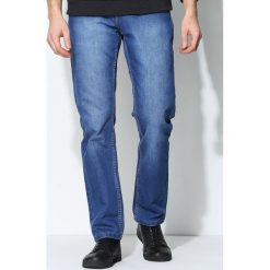 Granatowe Jeansy Durable. Jeansy marki Under Armour. Za 59.99 zł.