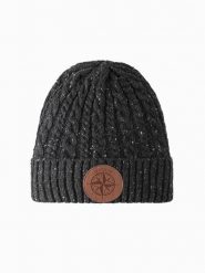 Męska czapka beanie z okrągłą tłoczoną naszywką – grafitowa V1 OM-ACWH-0121 - uniwersalny. Szare czapki zimowe Ombre Clothing, z aplikacjami, z poliesteru. W wyprzedaży za 24.99 zł.