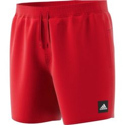 Szorty kąpielowe w kolorze czerwonym. Kąpielówki adidas Swim. W wyprzedaży za 55.95 zł.