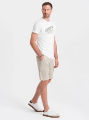 Męskie jednokolorowe szorty z kieszeniami cargo – beżowe V3 OM-SRCG-0133 - XXL. Brązowe szorty Ombre Clothing, l, z aplikacjami, z bawełny, wakacyjne. W wyprzedaży za 129.99 zł.