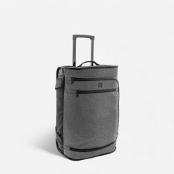 Walizka sportowa Kipsta Essential 30 litrów. Białe walizki KIPSTA, bez wzorów, z materiału, małe. Za 119.99 zł.