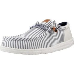 Buty HEY DUDE WALLY FUNK NU PREP Niebieski. Niebieskie buty turystyczne ENDURE, bez wzorów, z tkaniny, bez zapięcia, trekkingowe. Za 281.99 zł.