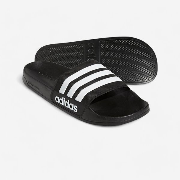 Second Life - Klapki basenowe Adidas Adilette Shower - Stan Doskonały. Białe klapki Adidas. Za 84.99 zł.