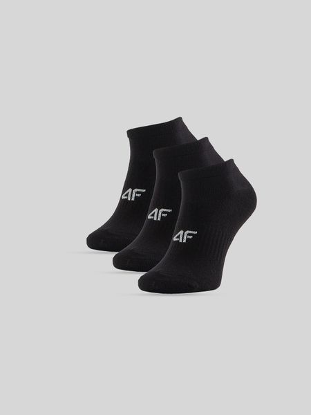 4F Skarpetki krótkie (3-pack) męskie - czarne 43-46. Czarne skarpety 4F, bez wzorów, z bawełny. Za 49.99 zł.