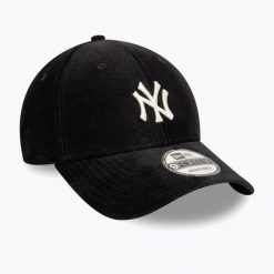 Czapka z daszkiem New Era Cord 9Forty New York Yankees. Czarne czapki z daszkiem New Era, na zimę, bez wzorów. Za 119.99 zł.