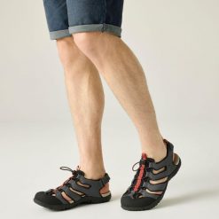 Męskie sandały Westshore IV. Czerwone sandały Regatta, z elastanu, bez zapięcia. Za 249.99 zł.