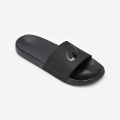 Klapki basenowe Decathlon 500 Collector. Czarne klapki NABAIJI, z materiału. Za 69.99 zł.