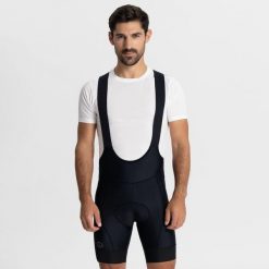 Spodenki rowerowe męskie Rogelli Essential. Czarne spodenki rowerowe Rogelli, l, bez wzorów, rowerowe. Za 288.00 zł.