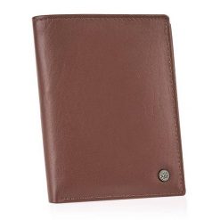 Portfel męski BETLEWSKI BPM-BH-575 j. brązowy. Brązowe portfele Betlewski, bez wzorów, ze skóry. Za 99.99 zł.