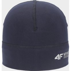 Czapka do biegania uniseks CAF300 - granat. Czapki zimowe 4F, bez wzorów, z dzianiny. Za 39.99 zł.