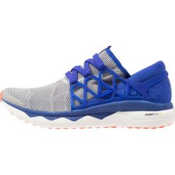 Reebok FLOATRIDE RUN FLEXWEAVE Obuwie do biegania treningowe white/blue move/red. Buty do biegania marki Reebok. Za 649.00 zł.