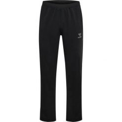 Spodnie dresowe Hummel Move 2.0. Czarne szorty Hummel, bez wzorów, z dresówki, sportowe. Za 246.00 zł.