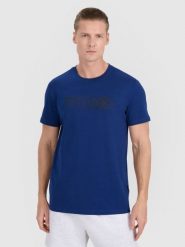 4F T-shirt regular z nadrukiem męski - granatowy S. Niebieskie t-shirty 4F, m, bez wzorów, z bawełny, bez kołnierzyka, bez ramiączek. W wyprzedaży za 49.99 zł.