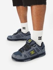 DC Shoes Sneakersy EO-STAG WNT DC02399025 Szary. Szare buty sportowe casual DC Shoes, bez wzorów, ze skóry, bez zapięcia. Za 349.99 zł.