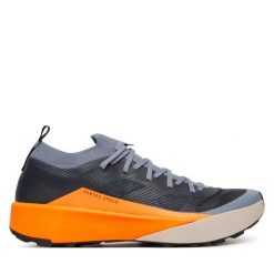 Buty do biegania Arc'teryx. Niebieskie buty do biegania Arc'teryx, bez wzorów, bez zapięcia, do biegania. Za 849.99 zł.