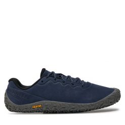 Trekkingi Merrell. Niebieskie buty trekkingowe Merrell, bez wzorów, bez zapięcia. Za 599.99 zł.