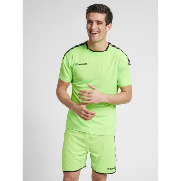 Hummel Koszulka sportowa męska T-shirt Authentic Poly Jersey. Zielone t-shirty sportowe Hummel, bez wzorów, z jersey, bez ramiączek, na fitness i siłownię. Za 58.00 zł.