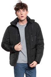 WRANGLER PROTECTOR JACKET MĘSKA KURTKA ZIMOWA Z KAPTUREM BLACK W4A2W3100. Czarne kurtki Wrangler, na zimę, m, bez wzorów, z puchu, z kapturem. Za 359.99 zł.