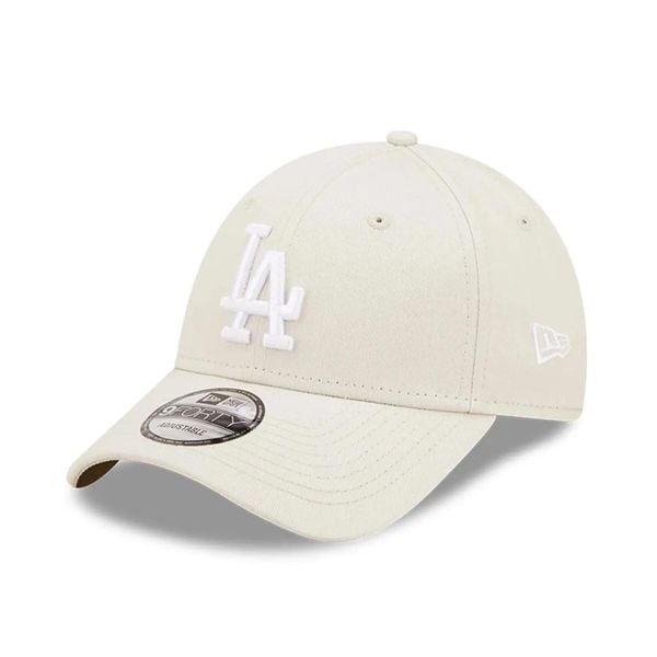 Czapka z daszkiem Los Angeles Dodgers League Essential 9Forty. Białe czapki z daszkiem New Era, bez wzorów, z materiału. Za 126.50 zł.