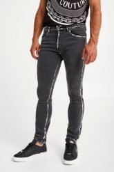 Jeansy VERSACE JEANS COUTURE. Jeansy Versace Jeans Couture, m. W wyprzedaży za 884.57 zł.