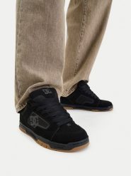 DC Shoes Sneakersy EO-COILER DC03011001 Czarny. Czarne buty sportowe casual DC Shoes, bez wzorów, z nubiku, bez zapięcia. Za 299.99 zł.