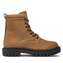 Trapery Tommy Hilfiger. Brązowe trapery Tommy Hilfiger, bez zapięcia. Za 489.99 zł.
