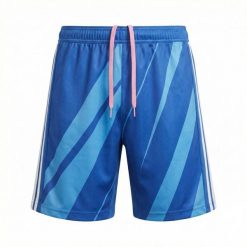 Krótkoterminowy pobyt we Francji 2026/27. Niebieskie szorty Adidas, bez wzorów, sportowe. Za 321.50 zł.