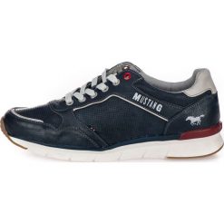 Mustang tenisówki męskie 41 ciemnoniebieskie. Niebieskie trampki Mustang, m, bez wzorów, bez zapięcia. Za 266.00 zł.