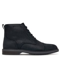 Trzewiki Clarks. Czarne botki sznurowane Clarks, bez wzorów, bez obcasa, bez zapięcia. Za 569.99 zł.