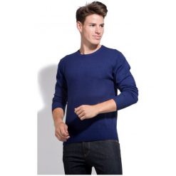 William de Faye sweter męski XL niebieski. Niebieskie swetry nierozpinane William de Faye, m, bez wzorów, bez kołnierzyka, bez ramiączek. W wyprzedaży za 241.00 zł.