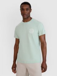4F T-shirt regular z nadrukiem męski - turkusowy S. Niebieskie t-shirty 4F, m, bez wzorów, z bawełny, bez kołnierzyka, bez ramiączek. Za 59.99 zł.