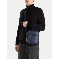 Saszetka Beverly Hills Polo Club. Niebieskie saszetki i nerki Beverly Hills Polo Club, bez wzorów. Za 149.99 zł.
