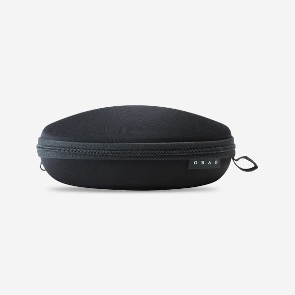Second Life - Sztywne etui na okulary Quechua Case 560 - Stan Bardzo Dobry. Czarne okulary przeciwsłoneczne Decathlon. Za 16.00 zł.