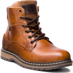 Kozaki BULLBOXER - 877K55858ACOBRSU10 Cobr. Brązowe kozaki Bullboxer, bez wzorów, z materiału, bez obcasa, bez zapięcia. W wyprzedaży za 289.00 zł.