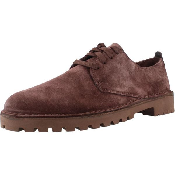 Buty CLARKS 26177798C Brązowy. Brązowe buty turystyczne Clarks, bez wzorów, ze skóry, bez zapięcia, na fitness i siłownię. Za 448.99 zł.