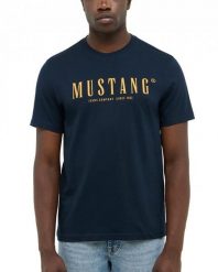 Męski T-Shirt Mustang Style Austin Dark Sapphire 1016853 4136. Niebieskie t-shirty Mustang, m, bez wzorów, bez kołnierzyka, bez ramiączek. Za 79.99 zł.