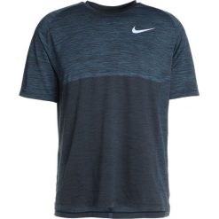 Nike Performance DRY MEDALIST Tshirt basic blue force/black/reflective silver. T-shirty marki Nike Performance. W wyprzedaży za 207.20 zł.