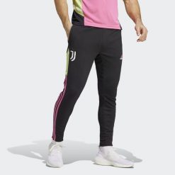 Spodnie do piłki nożnej męskie Adidas Juventus Condivo 22 Training Pants. Czarne spodnie treningowe długie Adidas, m, bez wzorów, z dresówki. Za 270.70 zł.