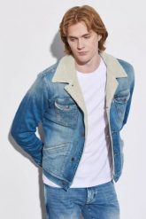WRANGLER 124MJ SHERPA MĘSKA KURTKA JEANSOWA GREEN GRASS W4MS1027I. Zielone kurtki Wrangler, na jesień, m, bez wzorów, z bawełny, z kapturem. Za 369.99 zł.