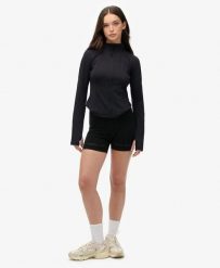 Superdry Active Tech Cycle Shorts - Dopasowane spodenki rowerowe. Czarne spodenki rowerowe Superdry, bez wzorów, z bawełny. Za 163.70 zł.