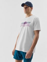 4F T-shirt z nadrukiem męski - biały L. Białe t-shirty 4F, l, z aplikacjami, z bawełny, bez kołnierzyka, bez ramiączek. W wyprzedaży za 39.99 zł.