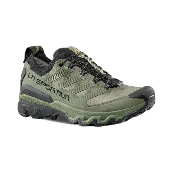 Buty trekkingowe La Sportiva Ultra Raptor 3 GTX. Czarne buty turystyczne La Sportiva, bez wzorów, z gore-texu, bez zapięcia, trekkingowe, gore-tex. Za 708.50 zł.