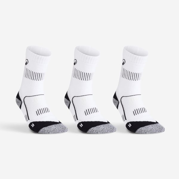 Skarpety sportowe tenis Artengo RS900 high 3 pary. Białe skarpetki sportowe Decathlon, bez wzorów, z bawełny. Za 39.99 zł.