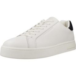 Buty ARMANI EXCHANGE XM000141 AF1191 Biały. Białe buty trekkingowe Armani Exchange, bez wzorów, ze skóry, bez zapięcia. Za 542.99 zł.