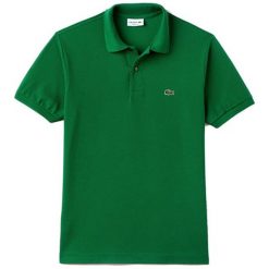 Koszulka polo w kolorze zielonym. Zielone koszulki polo sportowe marki LACOSTE, bez wzorów, bez kołnierzyka, bez ramiączek. W wyprzedaży za 249.95 zł.